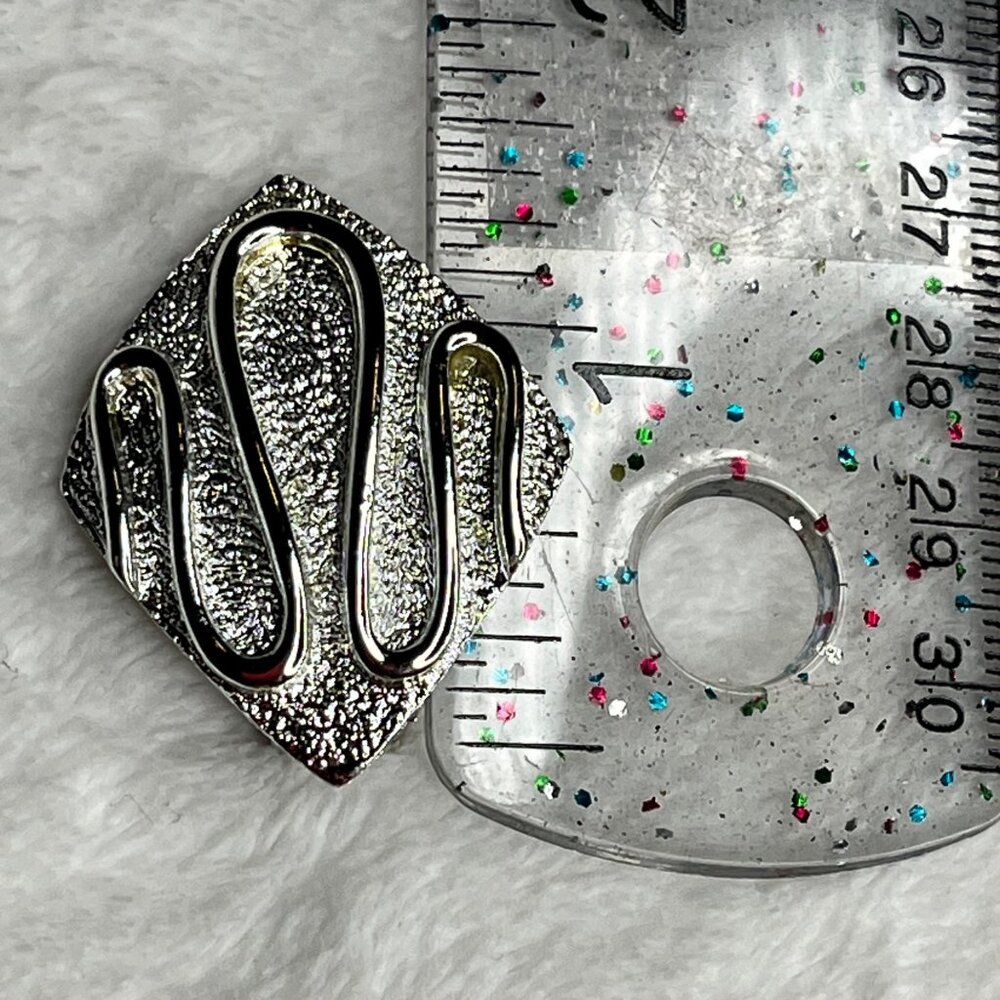 Vintage Sarah Cov Clip-On Earrings Silver-Tone Diamond Shape with Textured & Smo - Picture 4 of 4